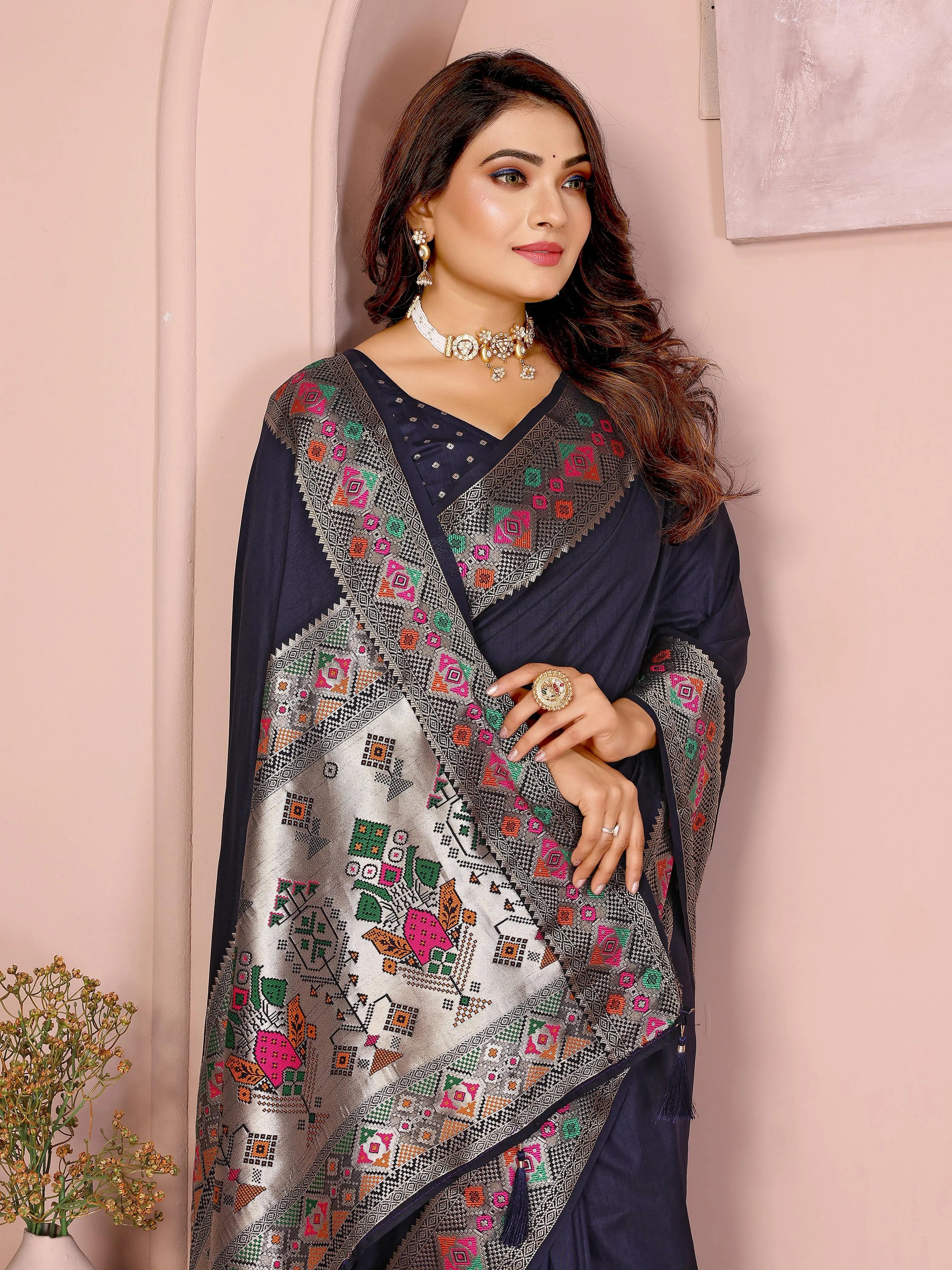 Navy Blue Zari & Minakari Weaving Paithani Silk Saree